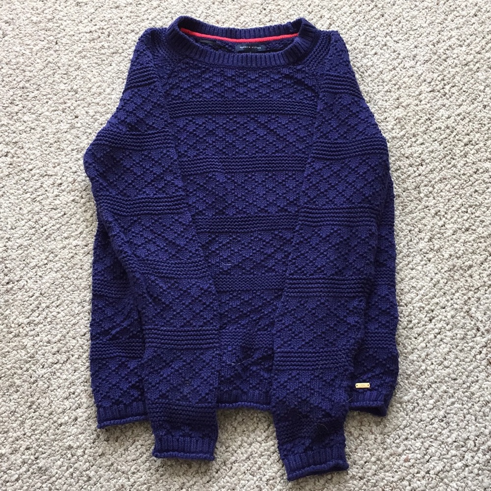 Tommy Hilfiger purple sweater. Size M.